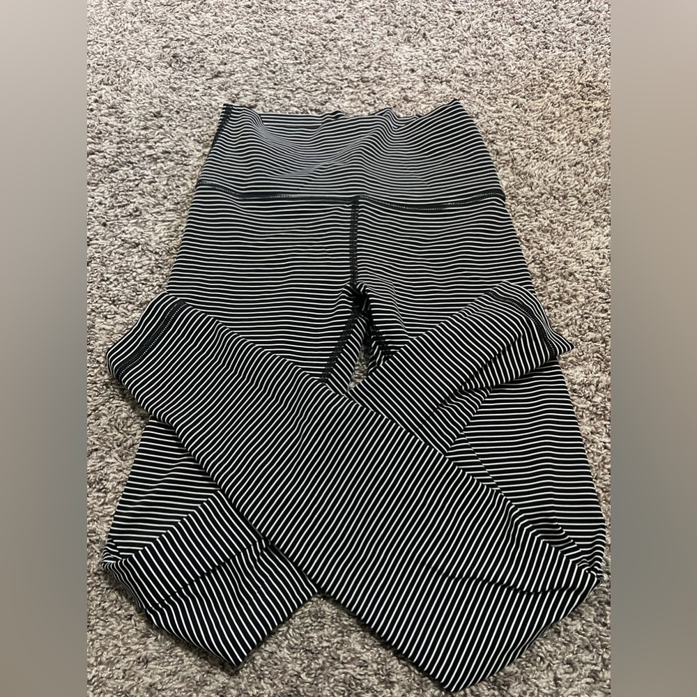 Lululemon Tight Luxtreme Hype Stripe Black White Unknown Size (very small)